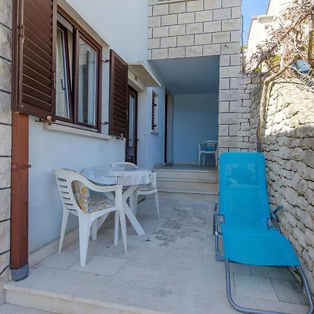 Apartments Goran Постира Екстериор снимка