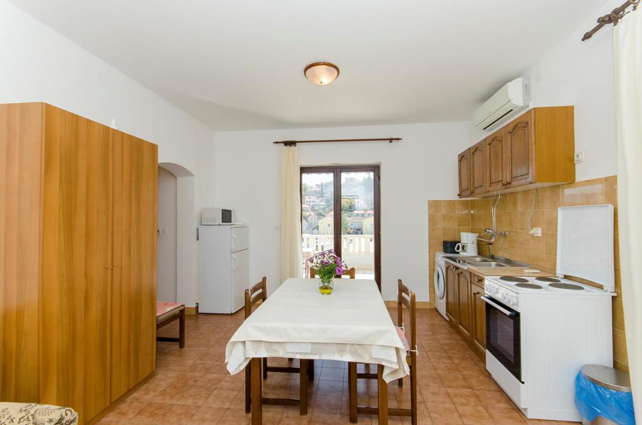 Apartments Goran Постира Екстериор снимка