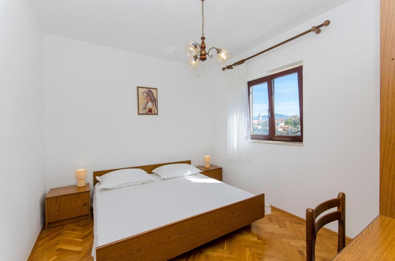 Apartments Goran Постира Екстериор снимка