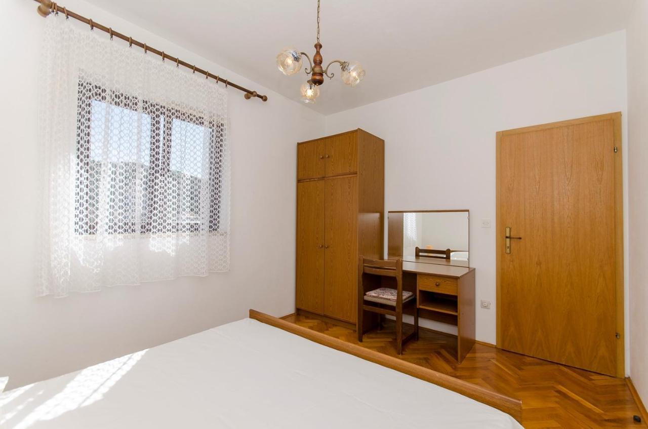 Apartments Goran Постира Екстериор снимка